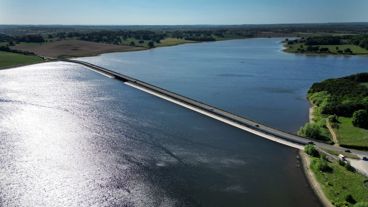 Woman dies after being pulled from water in Staffordshire beauty spot – Express & Star
