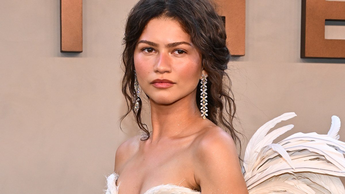 The makeup staple that’s taking a back seat on celebrities’ faces – Nine.com.au